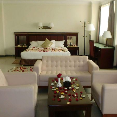 גונדר Florida International Hotel מראה חיצוני תמונה