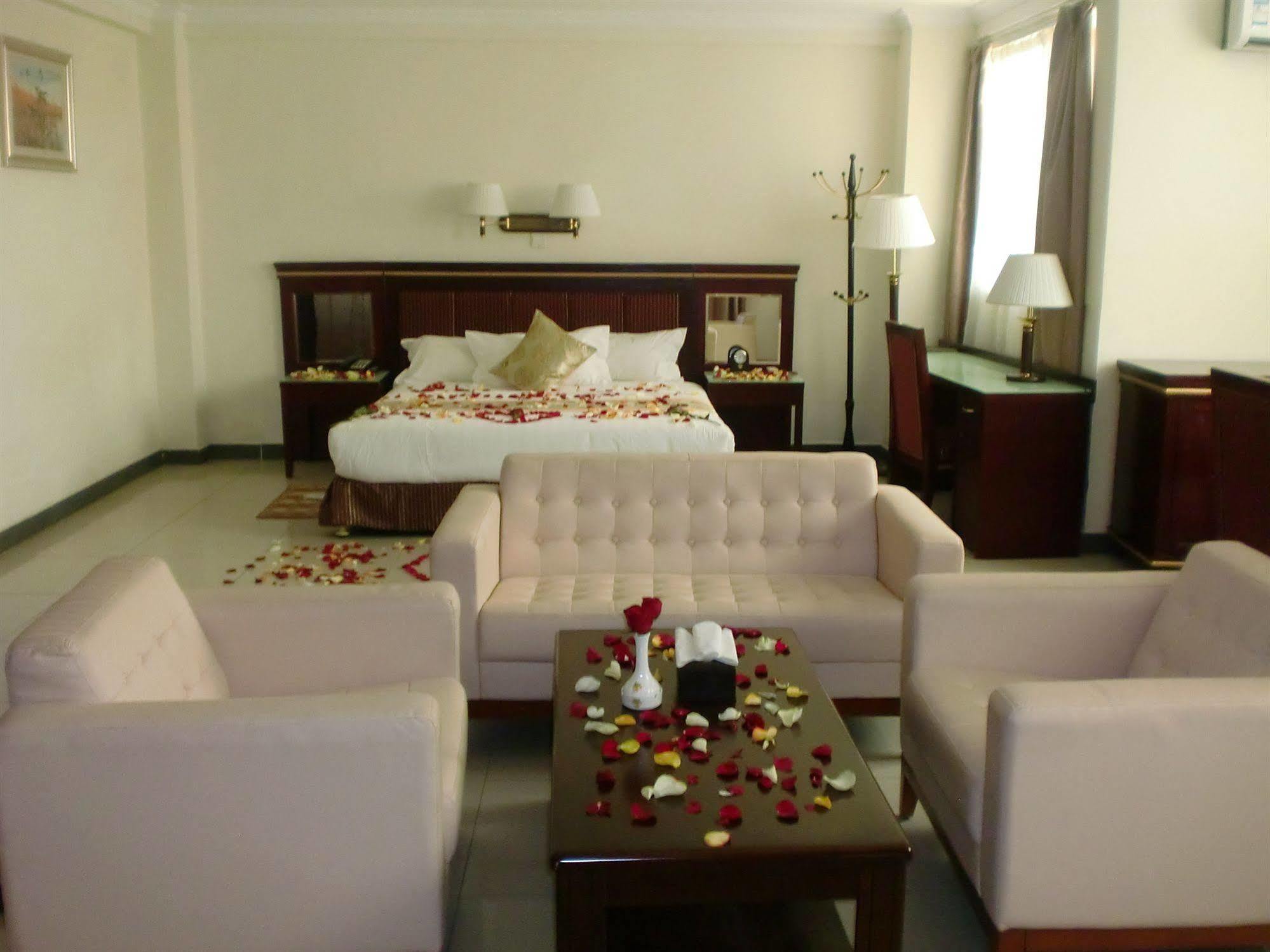 גונדר Florida International Hotel מראה חיצוני תמונה