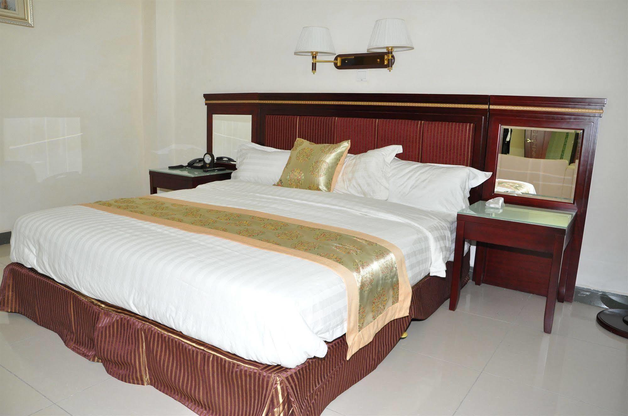 גונדר Florida International Hotel מראה חיצוני תמונה